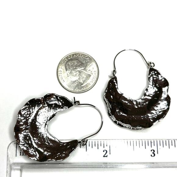 NEW Earrings Chunky Silver Molten Metal Crumpled Hoop Trending Jewelry JU24 - Picture 4 of 4